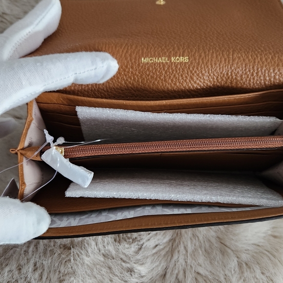 NWT MICHAEL KORS WALLET +Bonus 2 new matching satin twillys - Picture 3 of 13